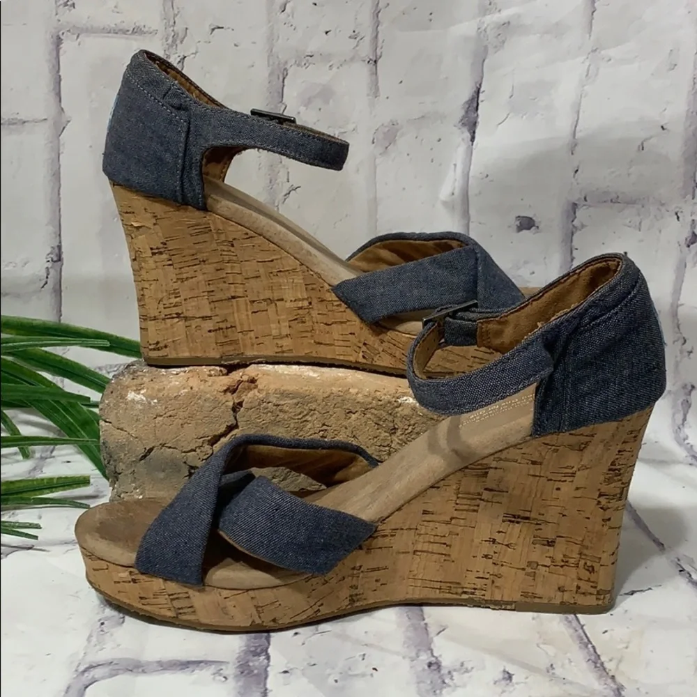Toms Wedges Sienna Chambray Denim Ankle Strap Cork Sandals